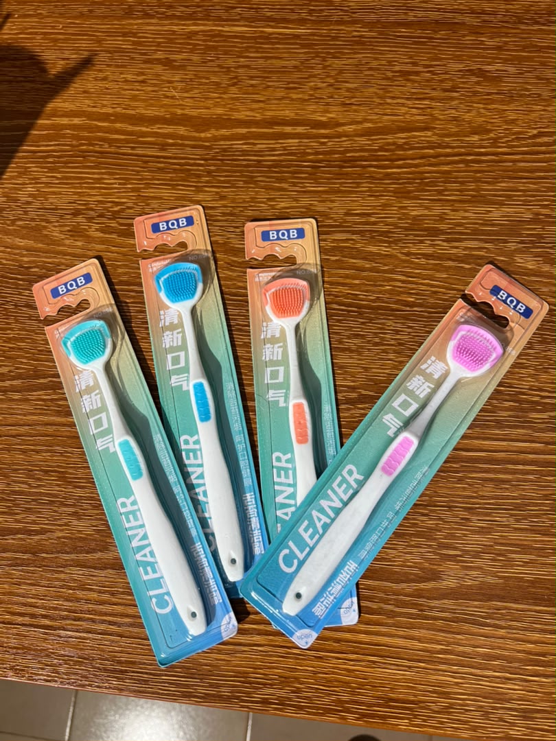 BROSSE À LANGUE – PACK FAMILIAL DE 4 PIÈCES